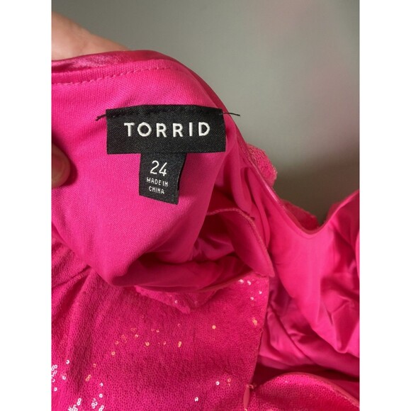 Torrid At The Knee Sequin Strong Shoulder Dress Pink size 24 - Picture 10 of 16